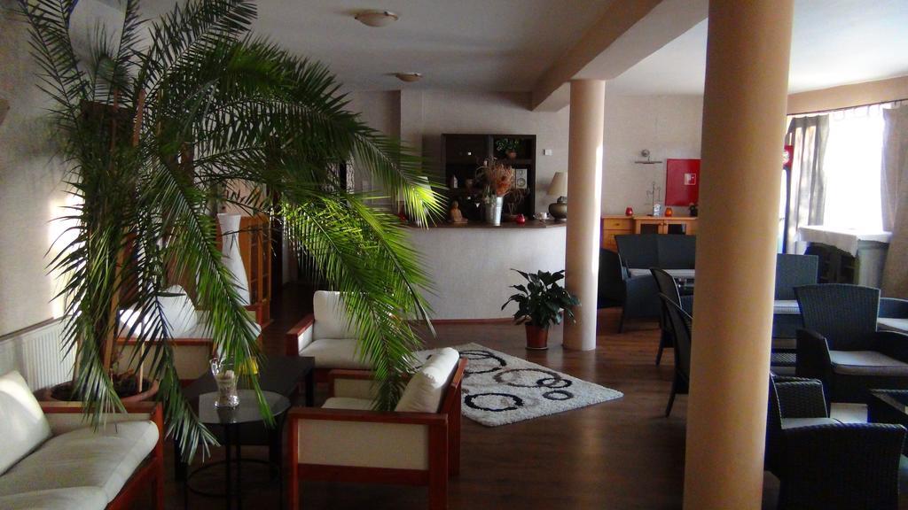 Penzion Vila Aria Нитра Экстерьер фото